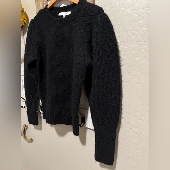 Joes black soft sweater preloved - Picture 2 of 7